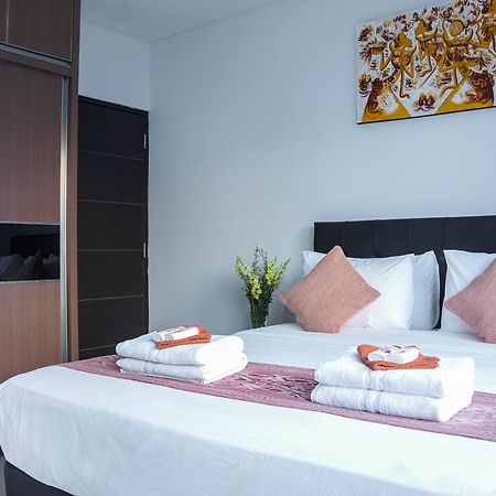The Cupcake Suites Jakarta Bagian luar foto