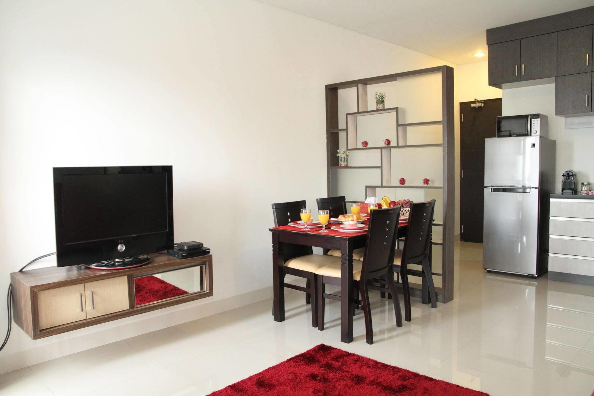 The Cupcake Suites Jakarta Bagian luar foto